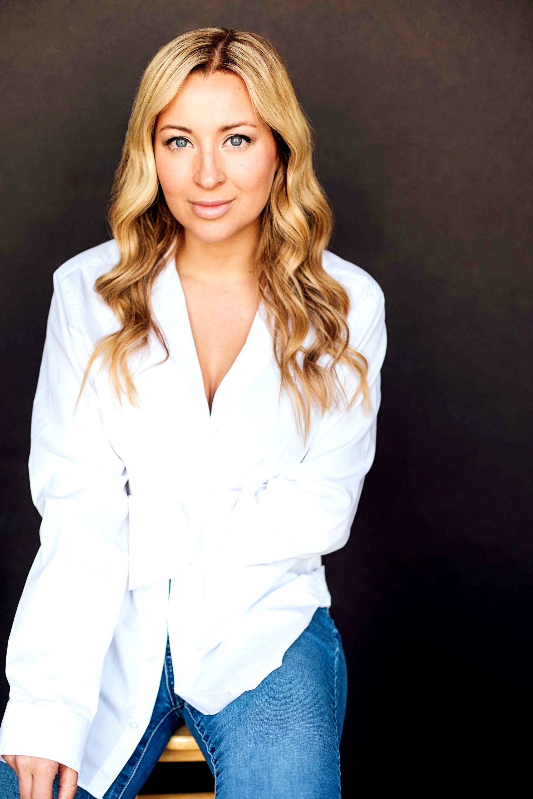 Ashley Leggat: Age, Height, Biography, Net Worth and More: