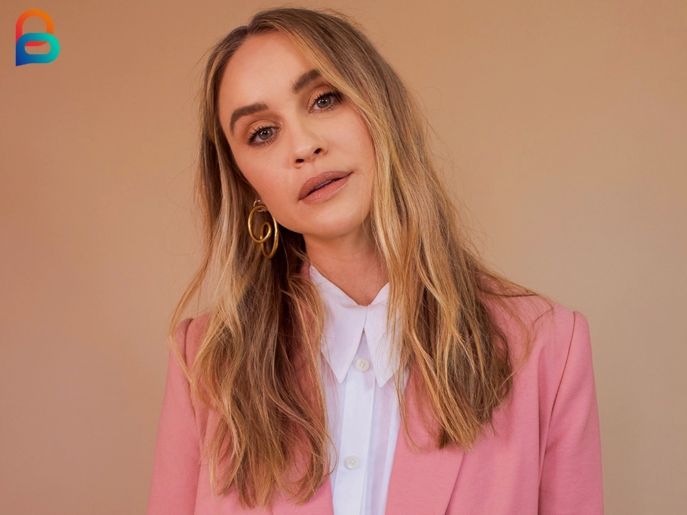 Becca Tobin: Age, Height, Net Worth, Biograhy and More: