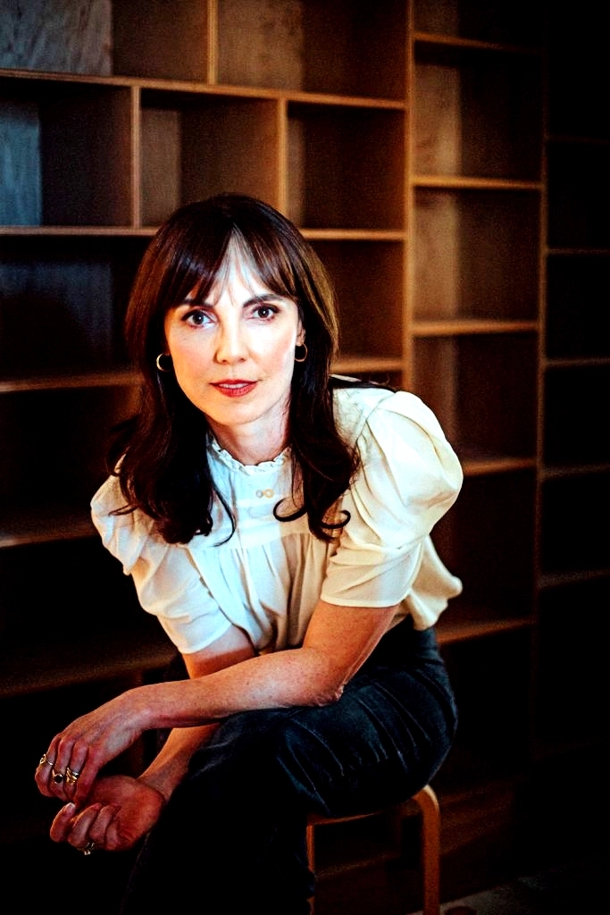 Emily Perkins: Age, Height, Biography, Net Worth and More: