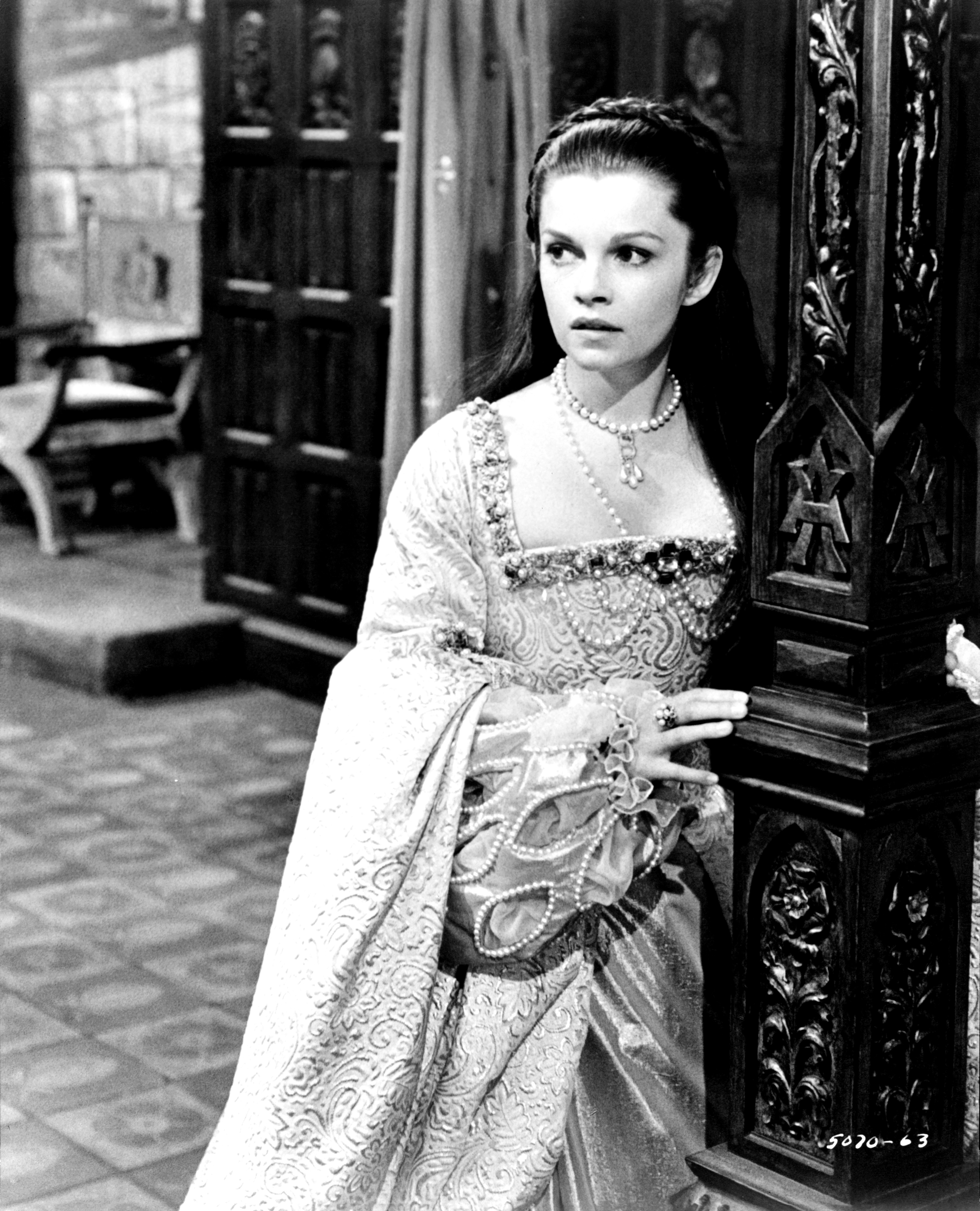 Geneviève Bujold: Age, Height, Biography, Net Worth and More: